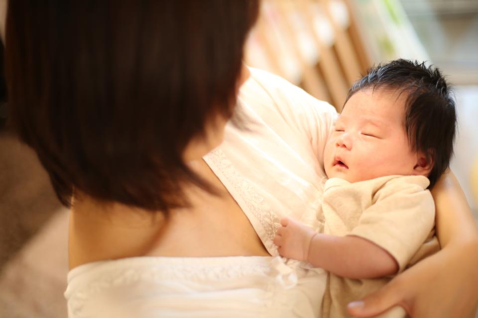 赤ちゃんと母親